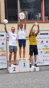 2kg Bergkäse für Platz 2 Altersklasse nach 2 Marathons